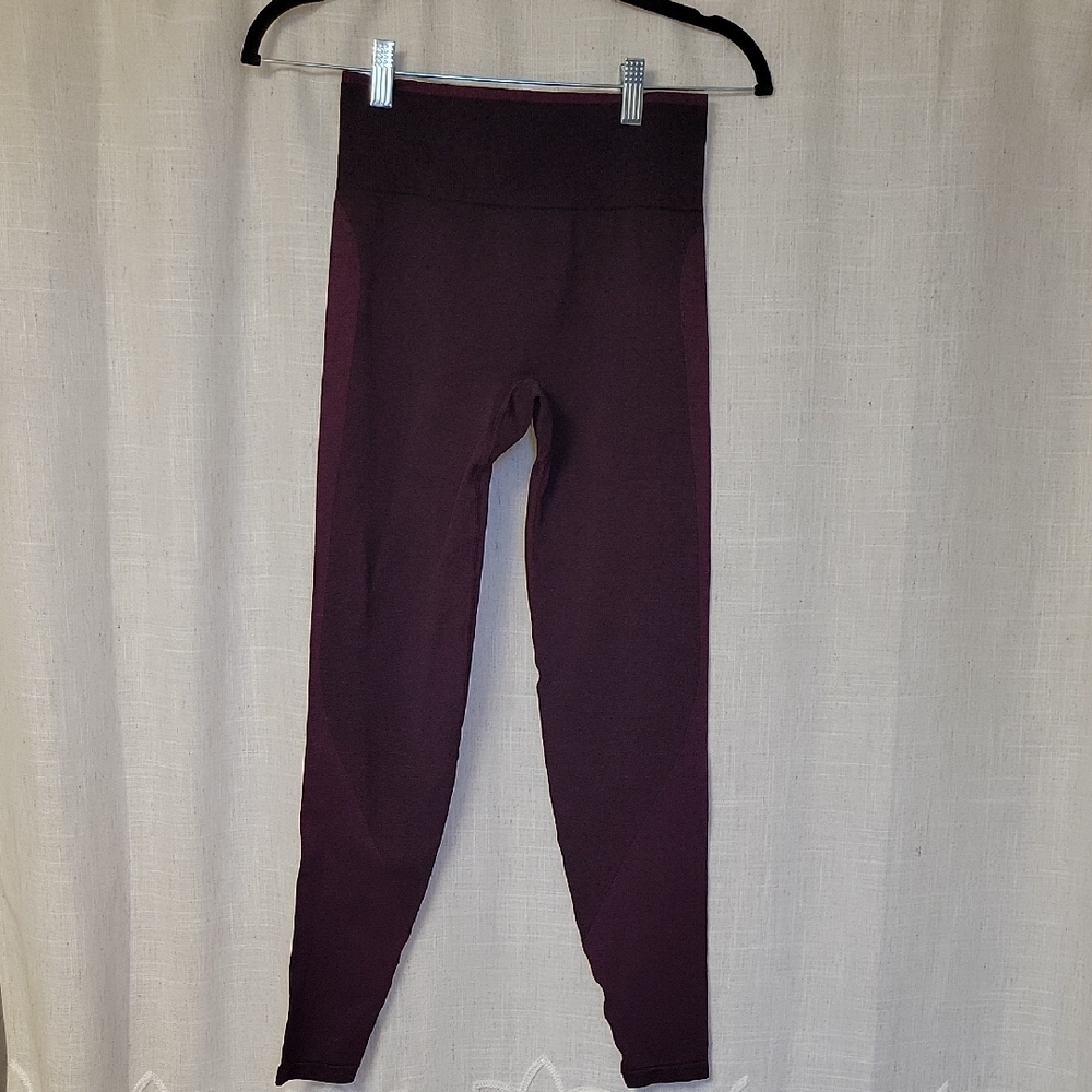 NWOT VS PINK Athletic Leggings